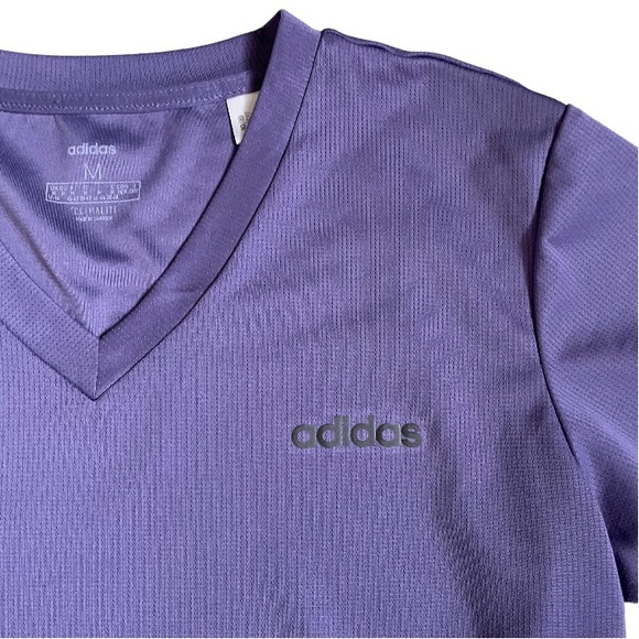 ADIDAS Womenโs Climalite V-Neck T-Shirt Size Medium Purple - Picture 3 of 5